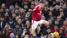 Юнайтед схруска на четири пъти карамелите