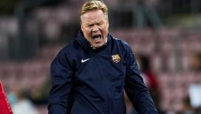 В Барса става напечено: Фенове скочиха на "нелепия" Куман заради нападателя Пике