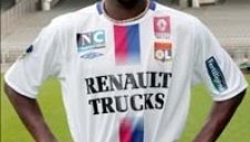 Играч на Лион сменя Сисе за Франция