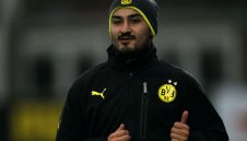 Бащата на Гюндоган преговаря с Барса