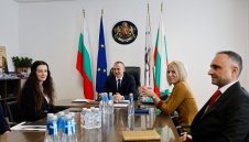 Контактни групи ще водят разговори за обединение в българския шахмат