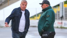 Наско Сираков гледа на живо контролата на Левски