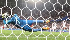 Дузпа след дузпа с VAR