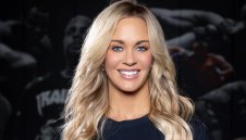 Секси маце от ММА не знае бройката на мъжете си + СНИМКИ