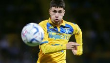 Стотици фенове на Рома посрещнаха Суле в Рим