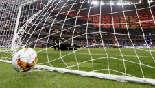 Петер Чех се завърна на терена на 38-годишна възраст