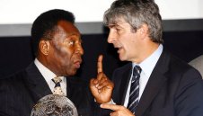 Пеле пак влезе в болница