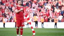 Ливърпул отдава почит на Жота и брат му по време на контролата с Престън