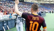 "Биковете" от Торино намушкаха три пъти Рома на легендата Тоти + ВИДЕО