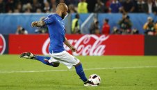 Волфсбург на крачка от Симоне Дзадза