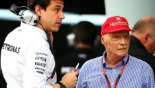 Волф и Лауда преподписаха с Мерцедес