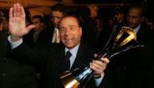 Милан честити ЧРД на Берлускони: "Благодарим ти, президенте!"
