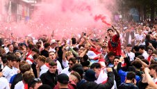 Истерия: Билетите за финала на Евро 2020 удариха 40 000 паунда