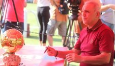 Един е Ицо, един е Ицо Стоичков: Камата предизвика фурор в пловдивска панелка