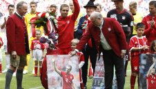 Хьонес: Байерн може да бъде подсилен само с гранати