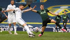 Лийдс извади Тотнъм извън борбата за Топ 4