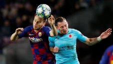 Интер, Милан и Юнайтед? Ракитич флиртува със Севиля