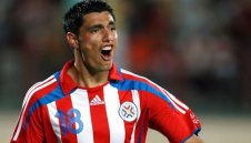 Кардосо на линия за двубоя с Италия