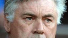 Глен Ходъл: Няма смисъл от уволнение на Карло