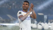 Карлето потвърди за Каземиро, той ще прибира двойно на "Олд Трафорд"