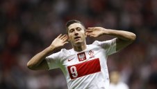 Фамозен Левандовски с хеттрик за 4 минути + ВИДЕО