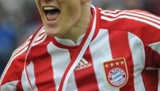 Швайни аут за мача с Англия