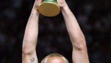 Канаваро се пенсионира в Дубай