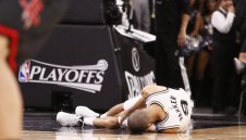 Сан Антонио удари Хюстън, но загуби Паркър