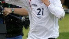 Англичаните спали с тапи в ушите