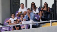 Божинов е аут и за мача с Ботев