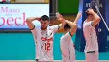 България се бори здраво срещу световния шампион, но взе само гейм