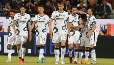 Интер отложи празненствата на Милан