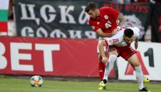 Любо Пенев хвърля срещу Левски зачеркнат от Акрапович 