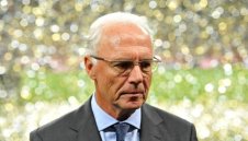Бекенбауер искал да подаде оставка преди Мондиал 2006