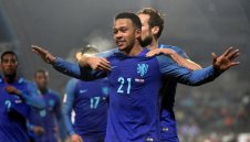 Юнайтед отказа 12 милиона от Лион за Депай