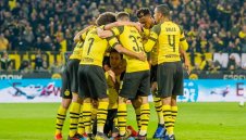 Куриозите от Дортмунд: Байер скри топката на Борусия и падна, Гьотце тича и вкарва като луд