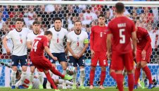 Дания да не пищи, голът им е нередовен + СНИМКИ