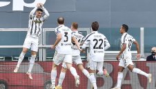 Дузпи, червени картони... Юве удари Интер в голяма драма и мечтае за ШЛ 