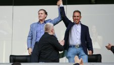 Кирил Домусчиев свива бюджета на Лудогорец с 50%, дава съвети на Левски