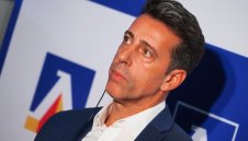 Новият шеф на Левски за първи път гледа "сините"