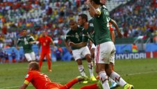 Селекционерът на Коста Рика се страхува от "плонжовете на Робен"