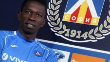 Славиша връща Тиам в халфовата линия на Левски