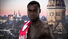 Официално: Аякс върна Куинси Промес в Холандия