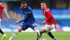 Чоло спасява загубил се в Лондон?