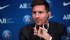 Франция клекна: Меси взе "забранен" номер 