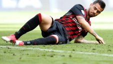 Милан не може да хване ръка при китайските босове + ВИДЕО