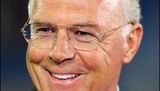 Защитата на Байерн е слаба, смята Бекенбауер