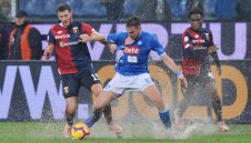 Наполи излъга Дженоа на "водната пързалка" 