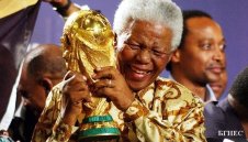 Блатер иска Мандела да открие Световното