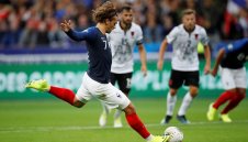 Гризман изпортил дузпата заради жена си + ВИДЕО